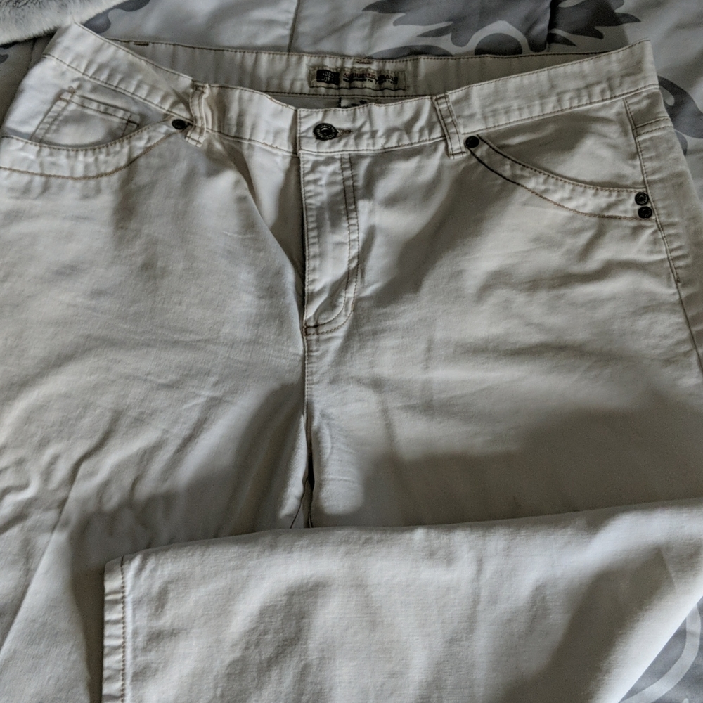 Off white capris